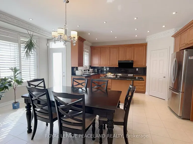 23 Halldorson Ave — Photo 7