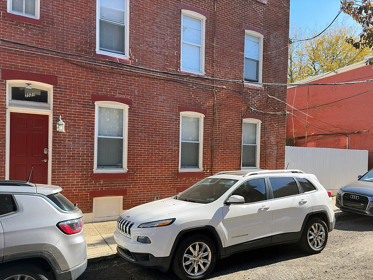 2528 Poplar St #1 — Photo 11