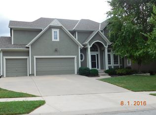 21616 W 100th Ter, Lenexa, KS 66220