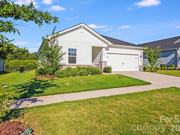 3rd image of 1340 Sweet Pea St
