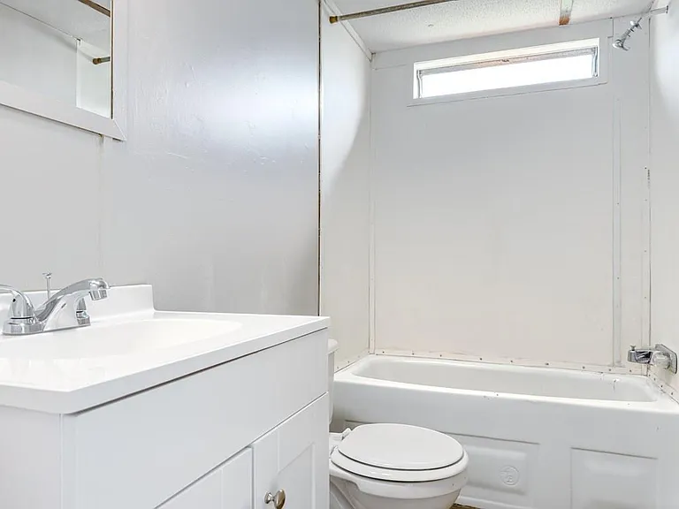 1099 Norton Bridge Rd — Photo 9
