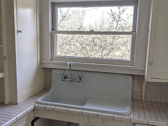 4th image of 104 Hillmont Ave