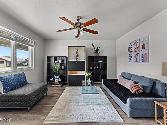 4th image of 3012 W CORRINE Drive