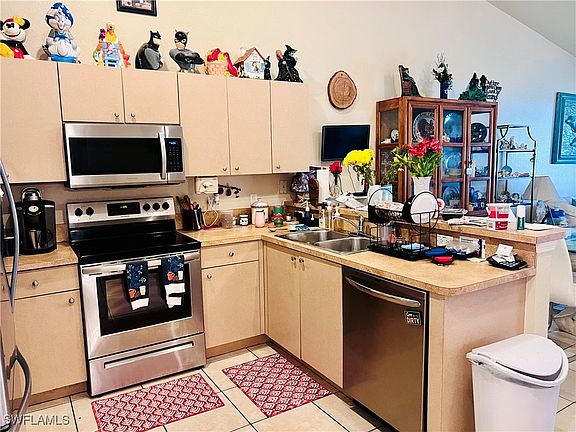 5th image of 532/534 SE 6th Pl