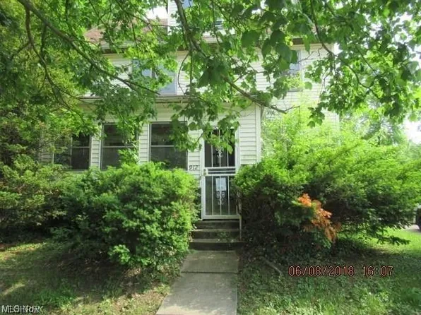 912 Slosson St, Akron, OH 44320