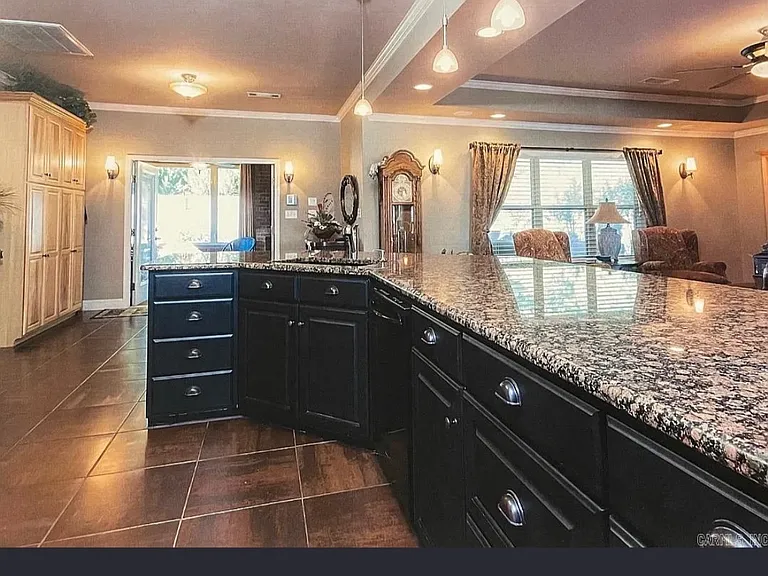 256 Mapleleaf Cir — Photo 4