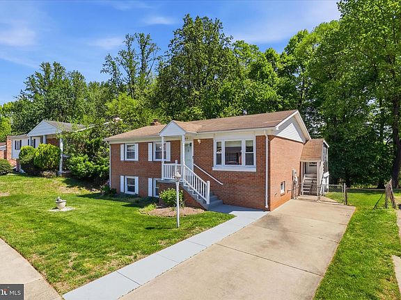 3rd image of 4219 Evergreen Dr
