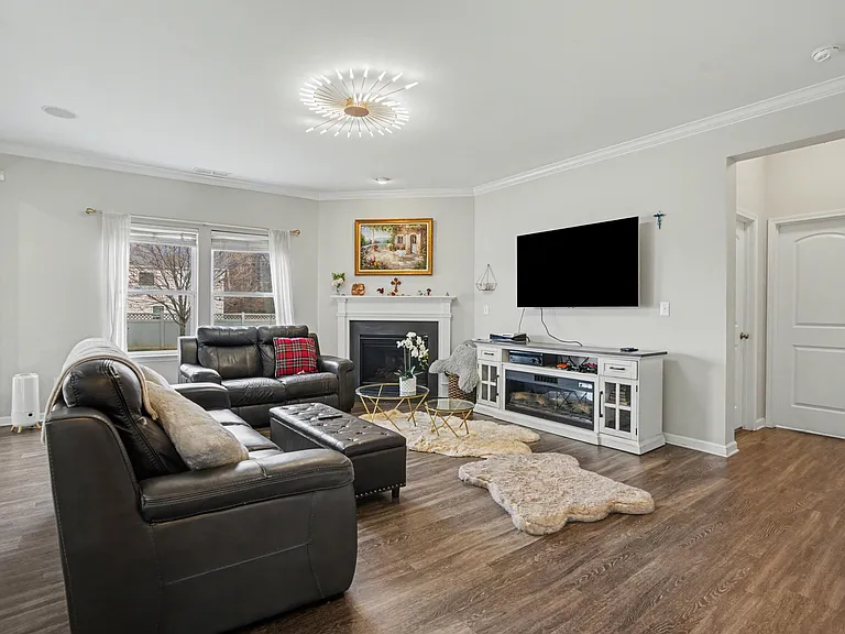 10916 Tower Oak Dr — Photo 9