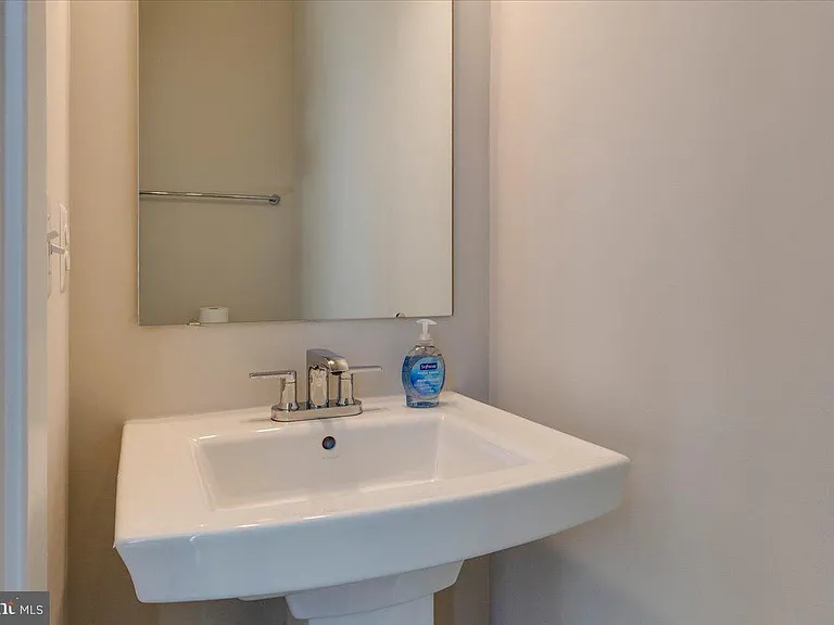 9390 Tanfield Dr — Photo 28