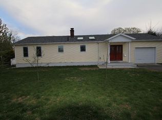 41 Stewart Ln, Agawam, MA 01001