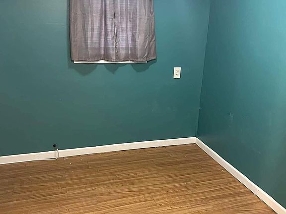 4th image of 330 E Washington Ave #1