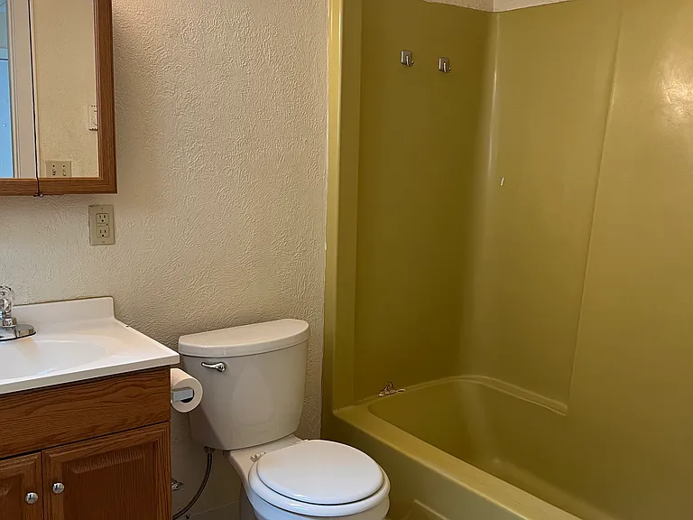 422 Walnut St #2 — Photo 7