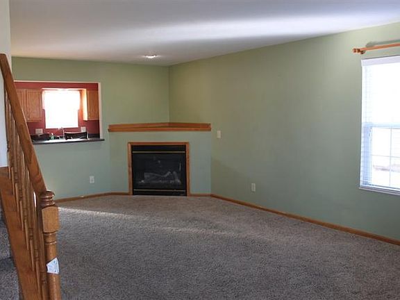 5th image of 2033 Macintosh Ln