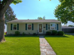 47 Meadowcrest Dr, Riverside, RI 02915