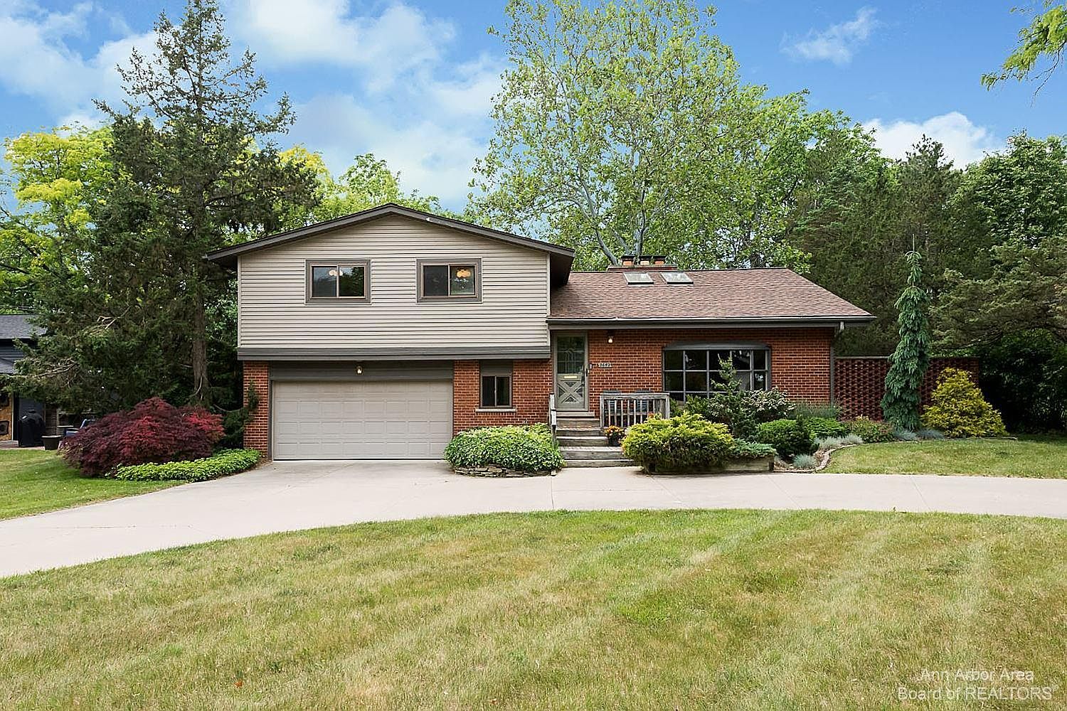 2642 Essex Rd, Ann Arbor, MI 48104 | Zillow