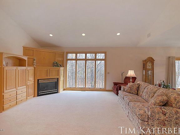 3rd image of 6252 Heath Cross Dr