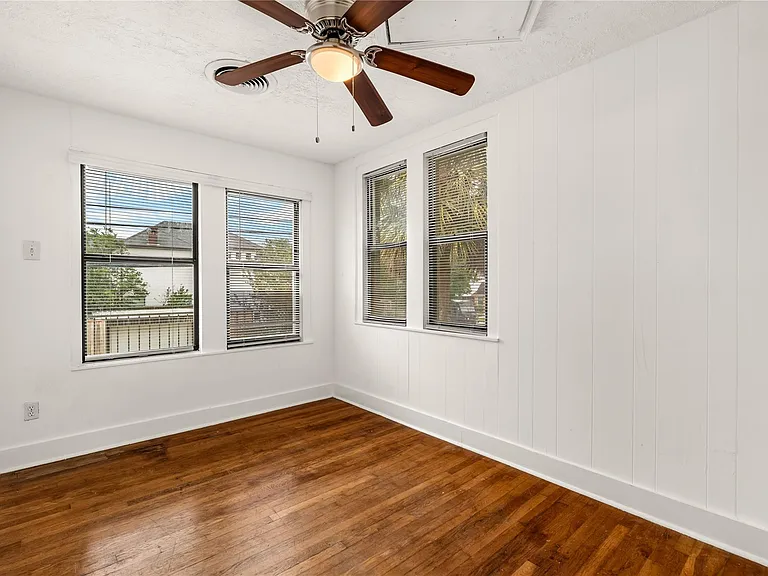2202 W Main St — Photo 27