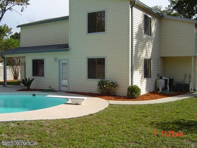 Sparkling In-ground Pool!