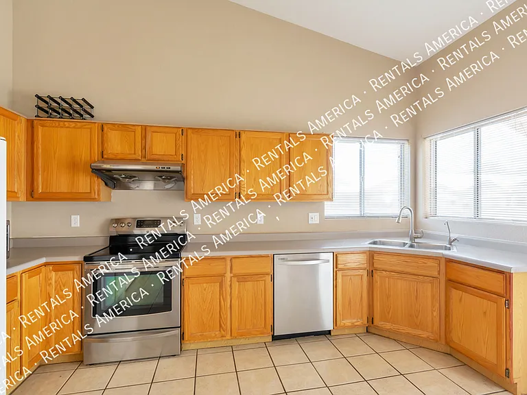 7165 W Yarbough Dr — Photo 8