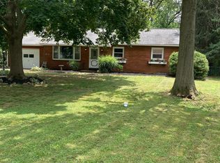 2221 Blossom Valley Rd, Lancaster, PA 17601