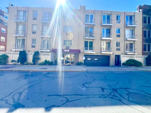 123 Sewall Ave APT 3, Brookline, MA 02446