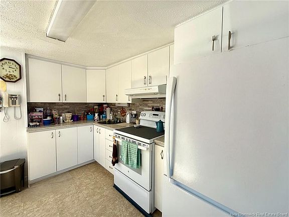 4th image of 876 Martin Rd