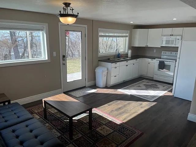 4463 Taylor Ave — Photo 10