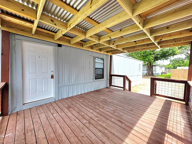 310 Paddock St #6 — Photo 14