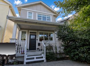 1784 Charles St, Vancouver, BC V5L2T9