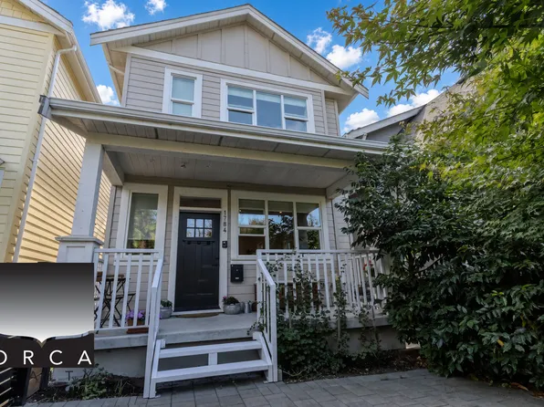 1784 Charles St, Vancouver, BC V5L 2T9