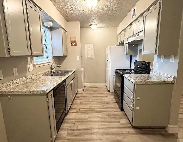 3741 Bonnie Dr #D — Photo 5