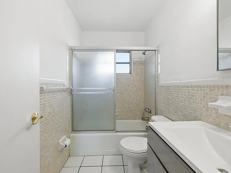 full bathroom
