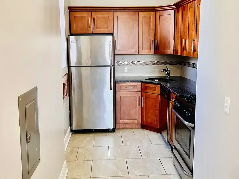 466 S Broadway #1H — Photo 3