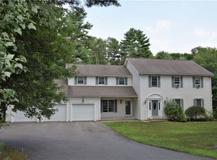 10 Aster Ln, Coventry, RI 02831