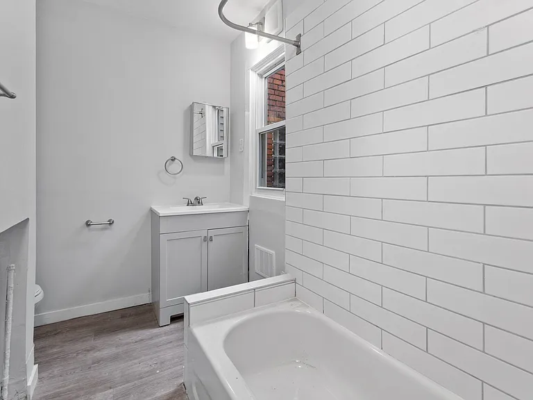 1292 Parent Ave #10 — Photo 11