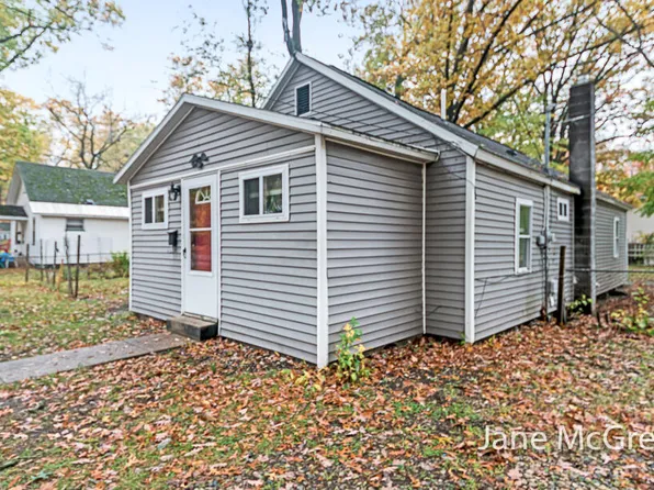 3305 9th St, Muskegon Heights, MI 49444