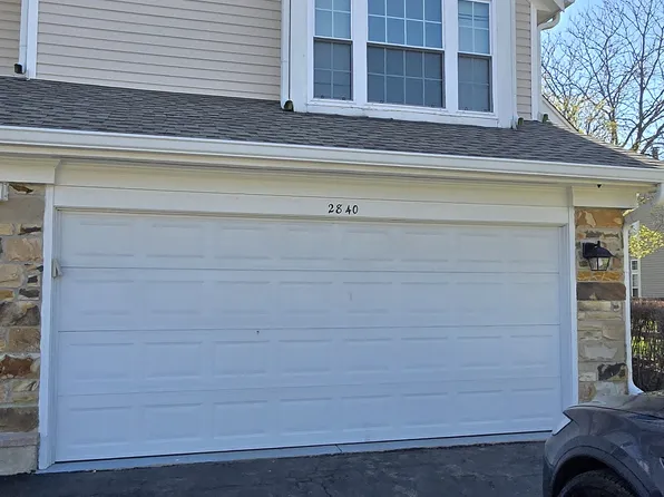 2840 Belle Ln, Schaumburg, IL 60193