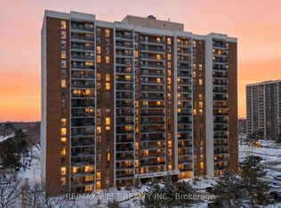 21 Knightsbridge Rd #407, Brampton, ON L6T3Y1