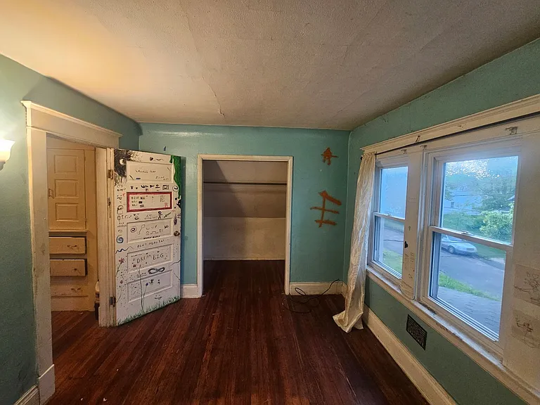 516 E Hudson St — Photo 9