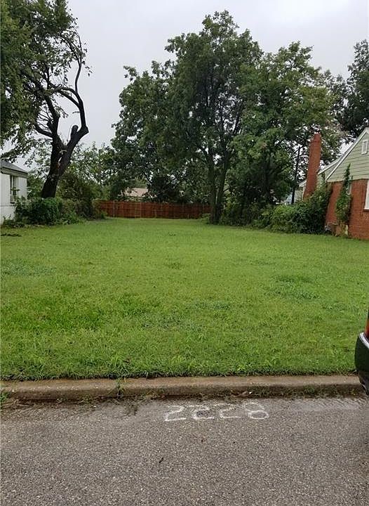 2nd image of 2228 NE 20th St