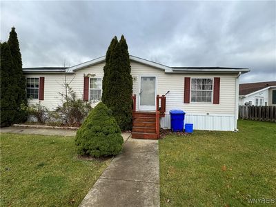 911 Hollywood Dr, Lockport, NY, 14094
