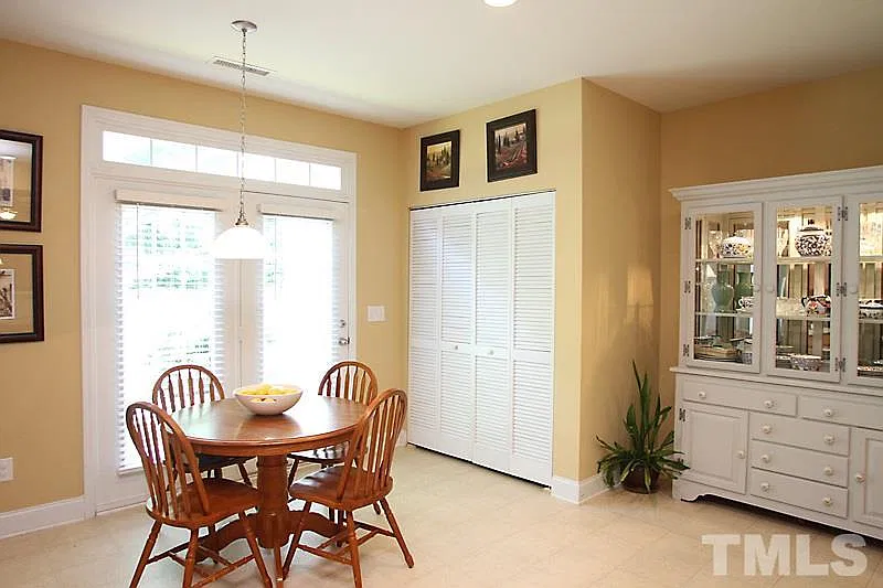 154 Point Comfort Ln — Photo 2