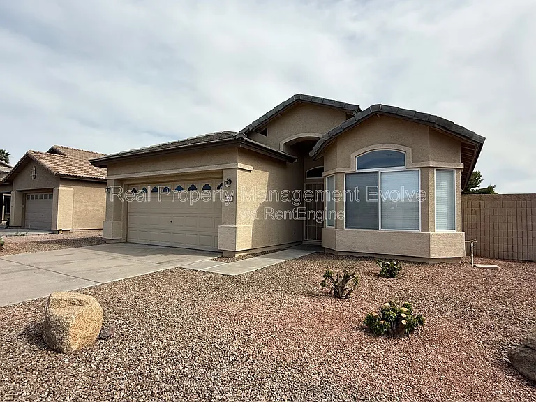 11913 W Jackson St — Photo 1