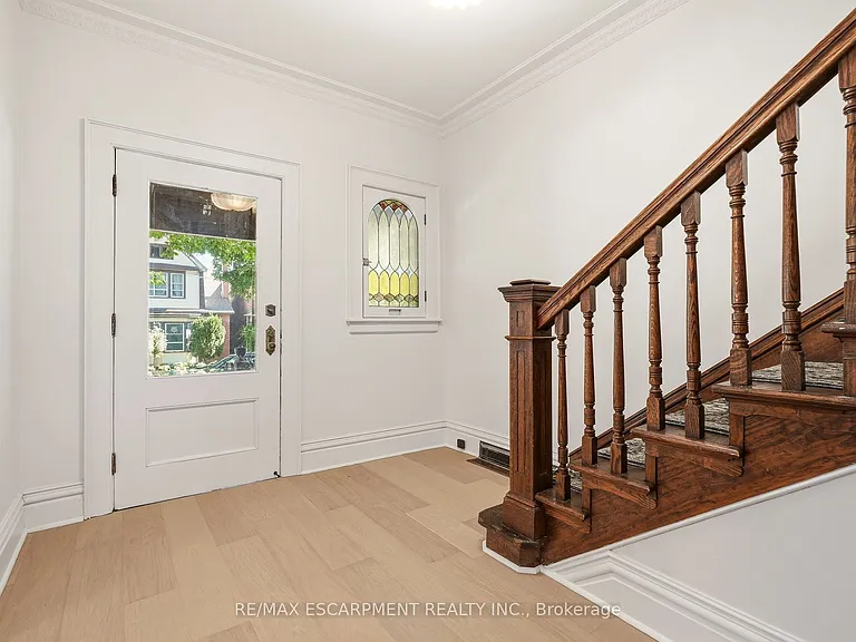 131 Markland St — Photo 4