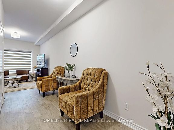 4th image of 5672 Dorchester Rd #26