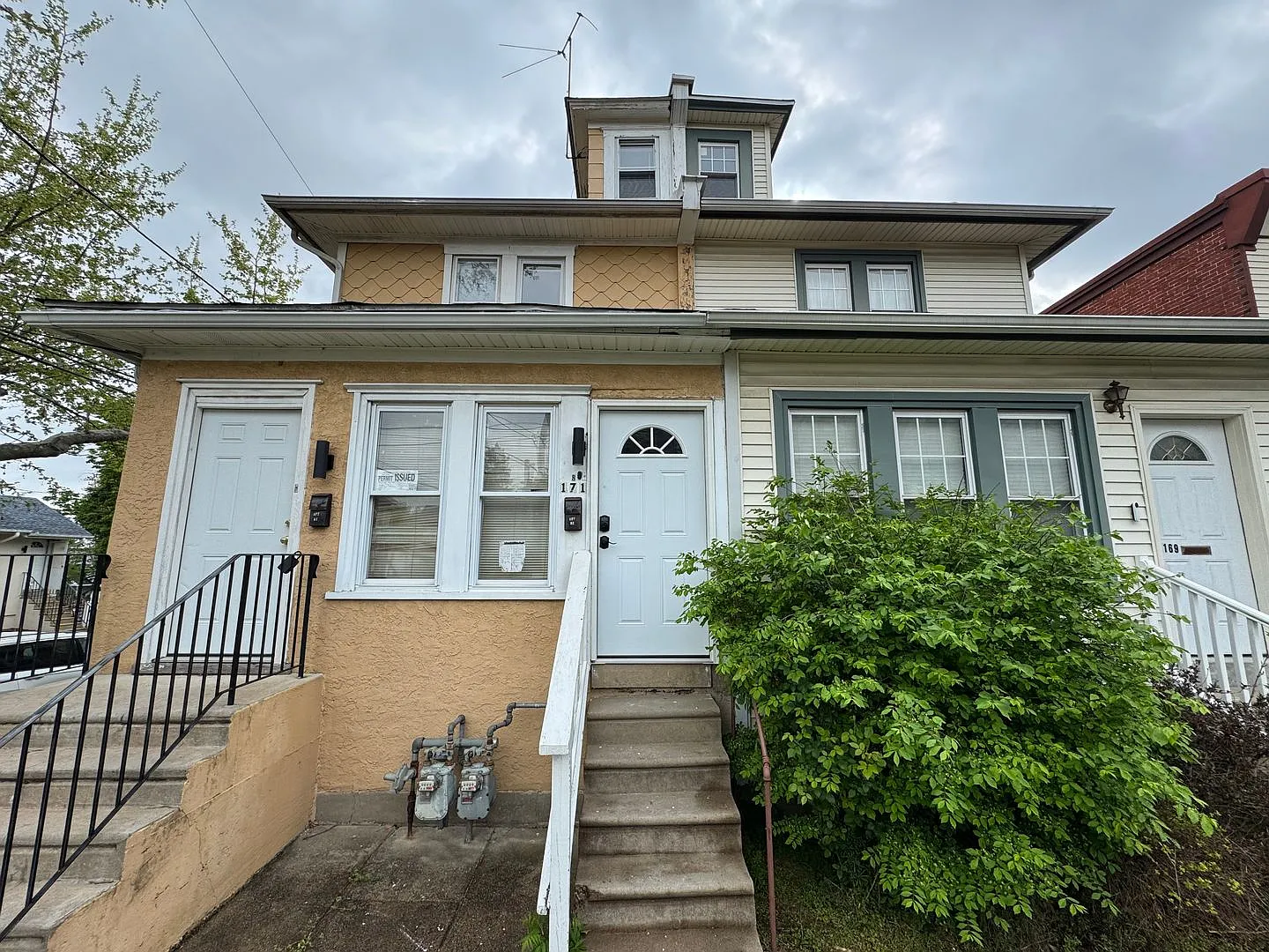 Charming 2-Bedroom Apartment in Lansdowne! Available NOW! — Photo 1
