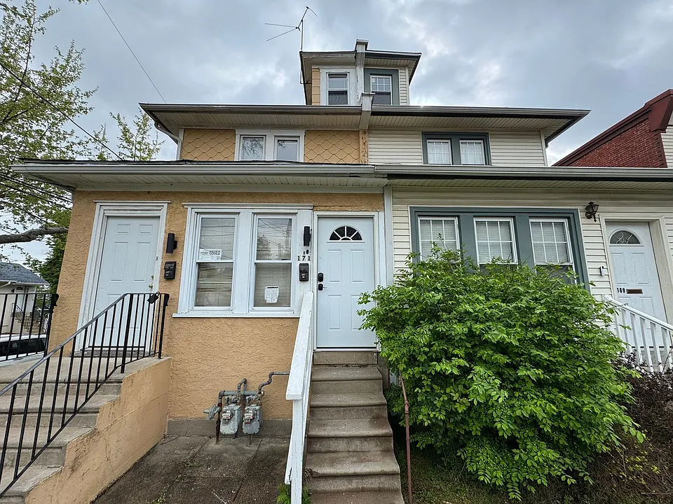 171 Lewis Ave #B