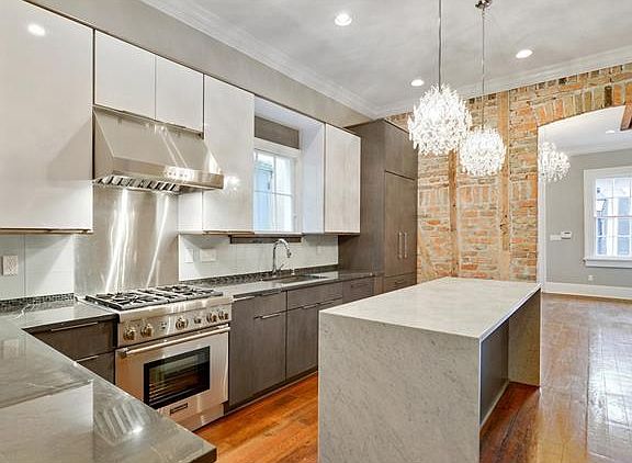 3rd image of 828 Orleans Ave