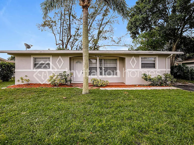 5140 SW 6th Ct — Photo 1