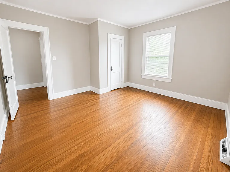 513 Alamance Rd — Photo 9